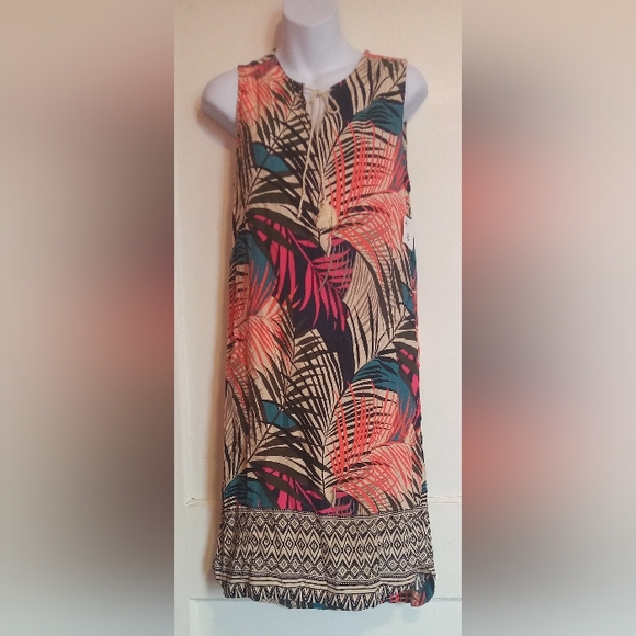 Time and Tru Dresses & Skirts - Time and Tru Tropical Print Midi Dress - Multicolor